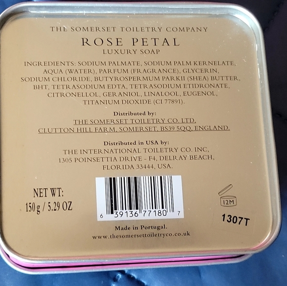 Luxury soap 'Love Is' with rose petal fragrance. This soap will clean and leave - Picture 4 of 8